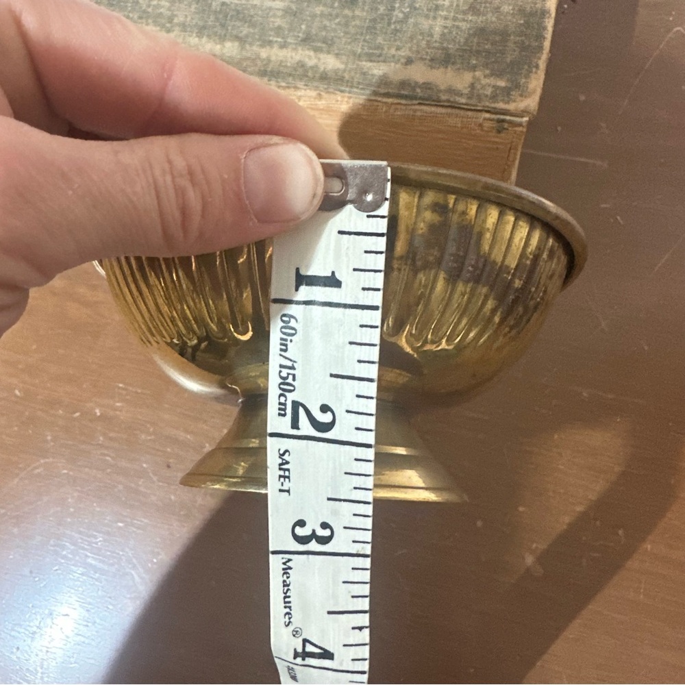 Vintage Brass Decorative Bowl Bucket with Handle - Picture 8 of 8